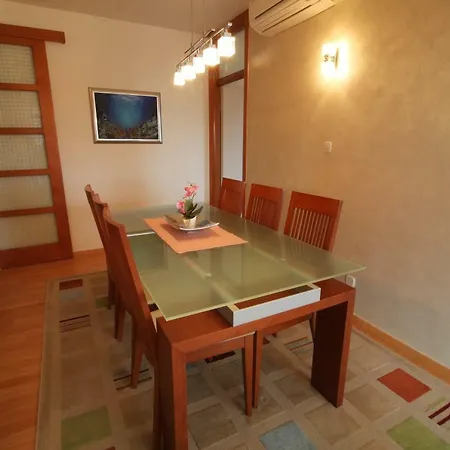 Daire San Marino 2 Makarska